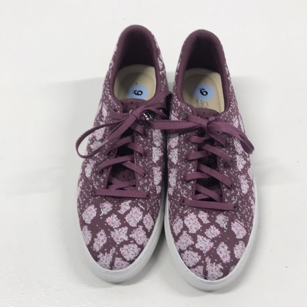 Skechers floral print athletic shoes